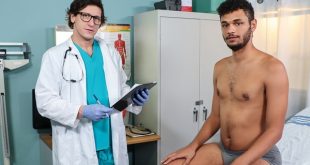 Exame de próstata com o doutor safado